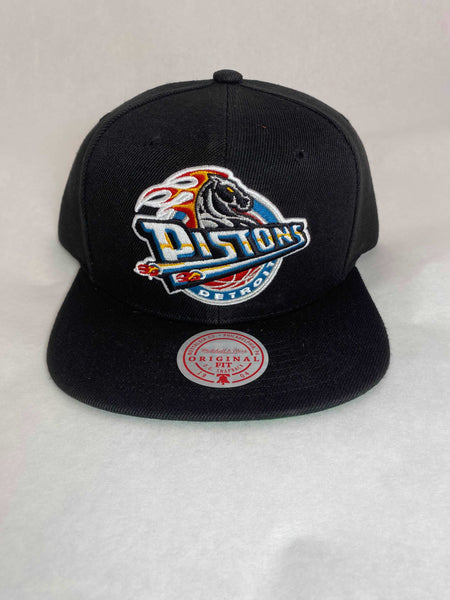Mitchell & Ness Hat NBA Core Snapback Pistons Black w/Vintage Logo 697589643904